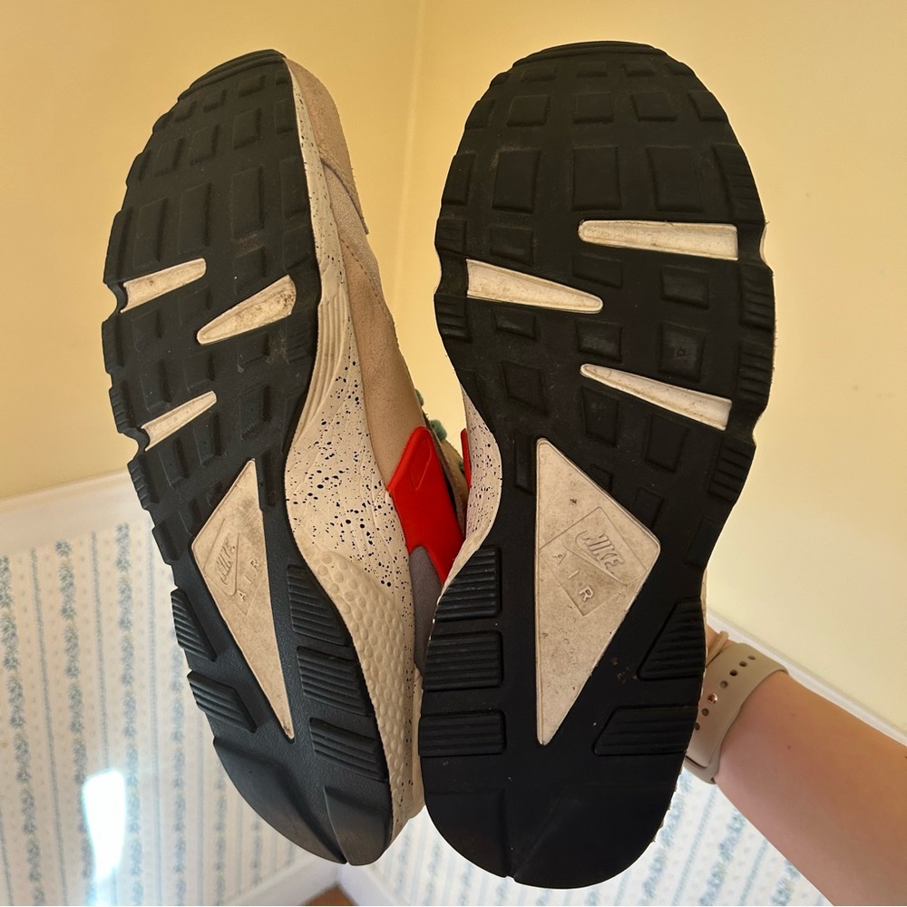 Nike Sneakers - Picture 6 of 11